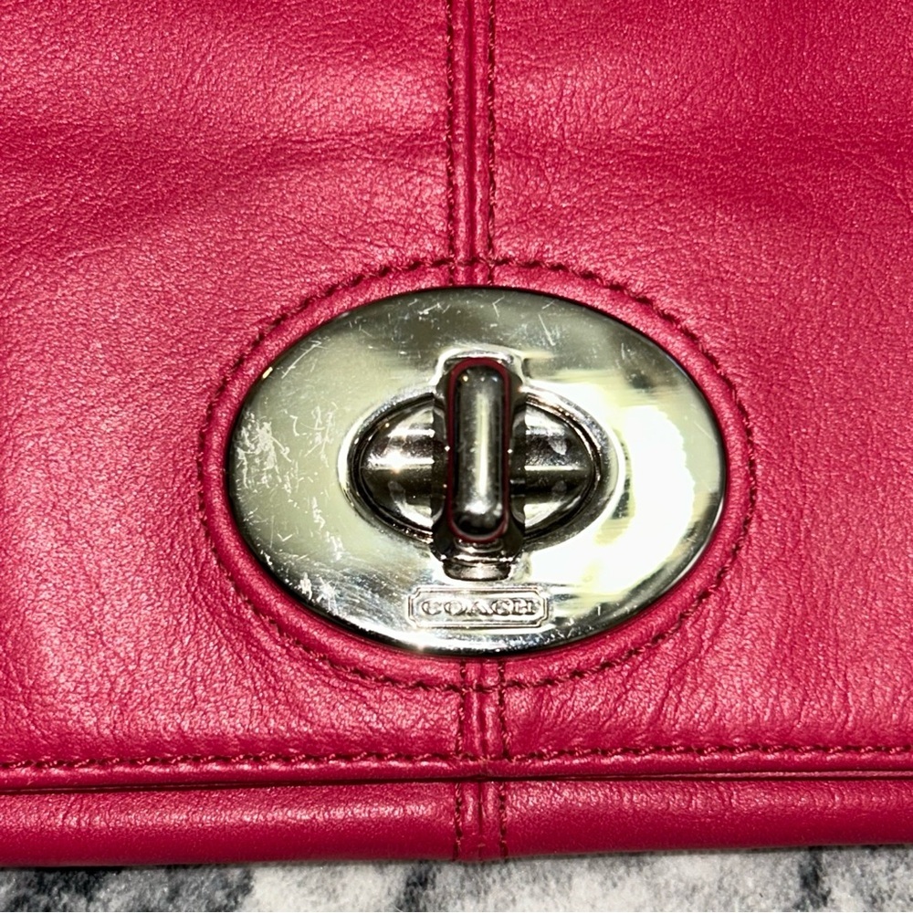 Coach Vibrant Pink Leather Clutch RARE y2k - Picture 3 of 5